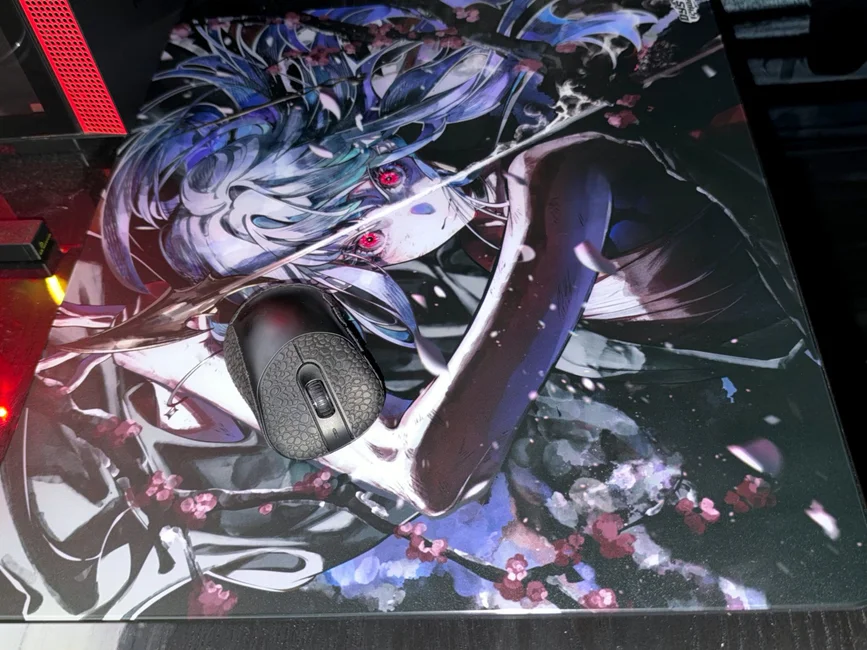 Yuki Aim Monokuro Glass Mousepad - Limited Edition - MaxGaming.com