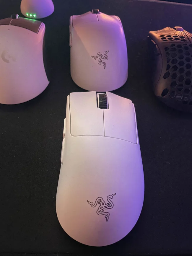 Razer DeathAdder V4 Pro Wireless Gaming Mouse - White - us