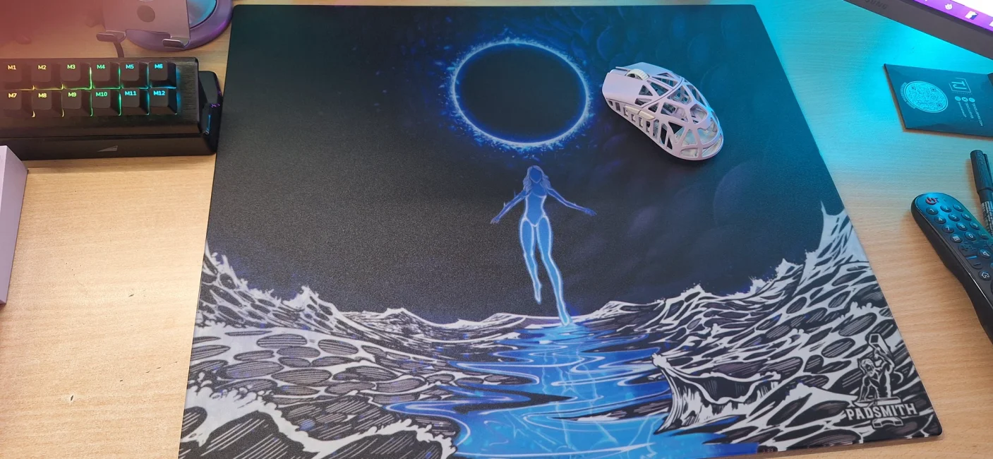 Padsmith Striker Series: The Empress Glass Mousepad - Speed - us