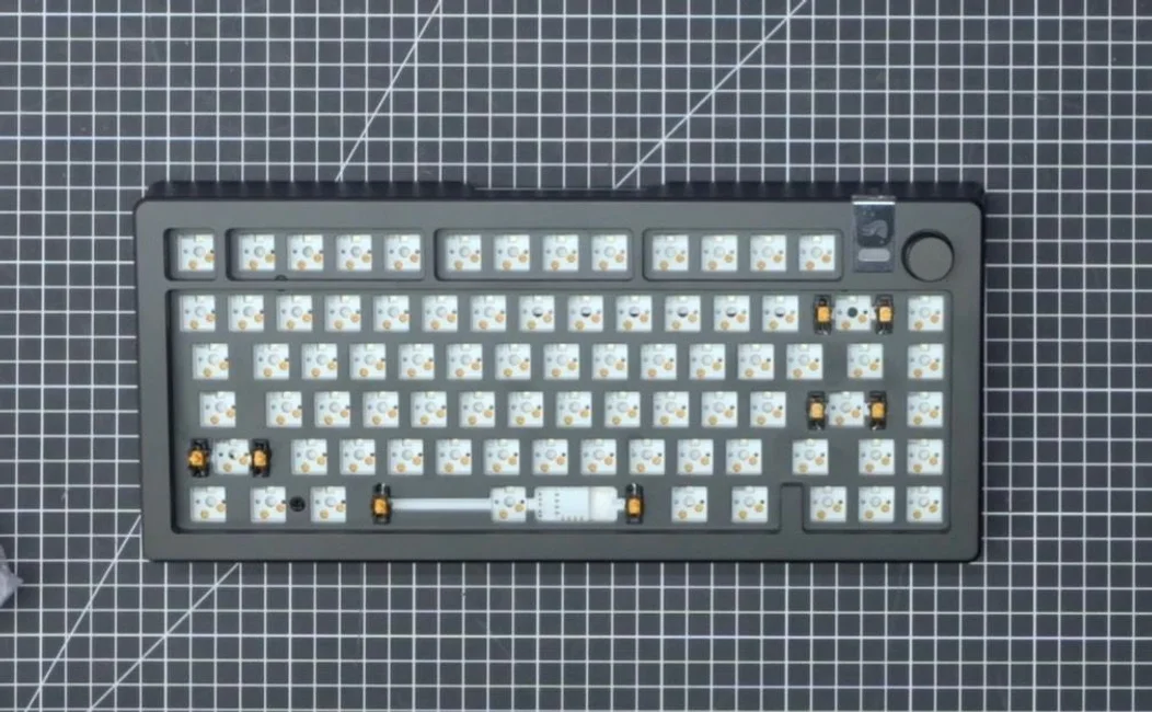 Wuque Studio ZoomPad TIGA - Gunmetal Gray - us.MaxGaming.com