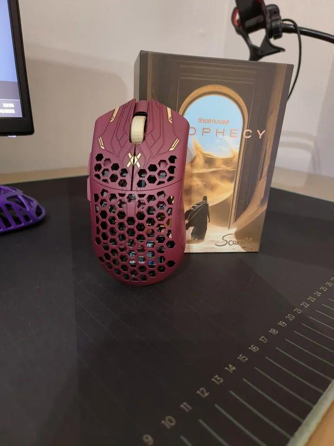 Finalmouse ULX Prophecy - Clix - Medium - us.MaxGaming.com