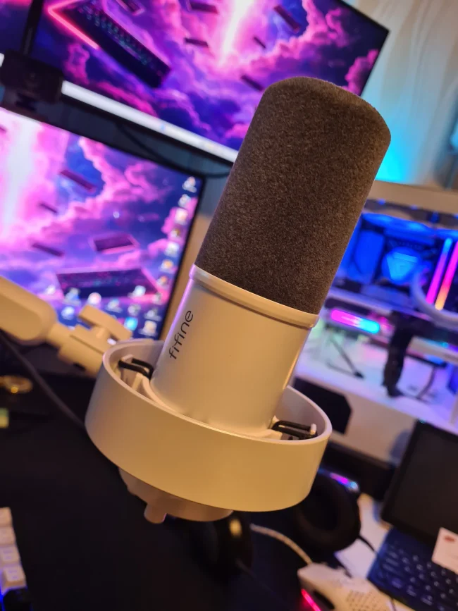 HyperX DuoCast RGB USB Microphone - us.MaxGaming.com