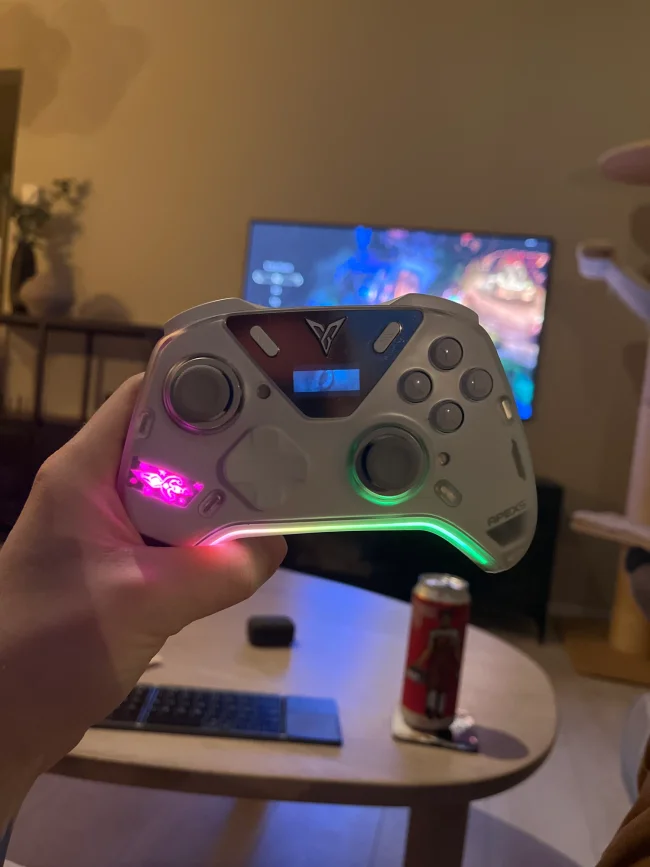 ZD Ultimate Legend Wireless Controller - White - us.MaxGaming.com