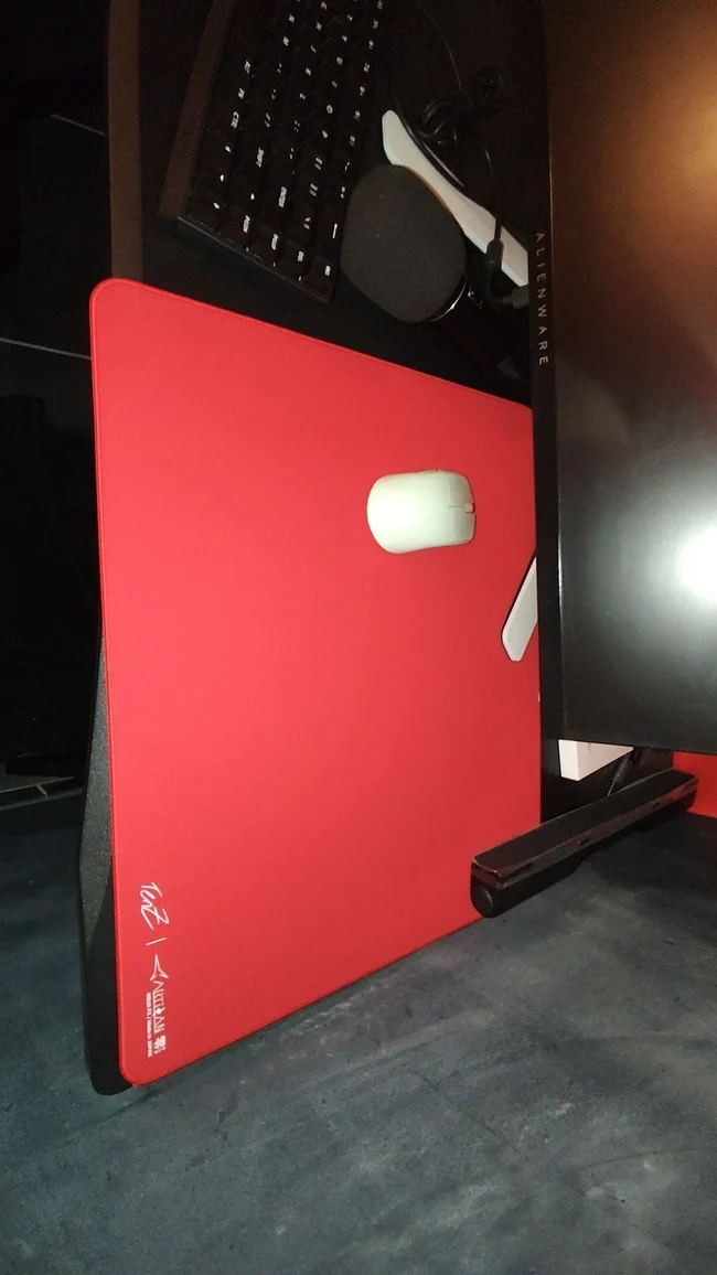 Yuki Aim Oni 2.0 Glass Mousepad Limited - us.MaxGaming.com