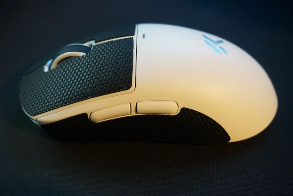 Lamzu Atlantis Mini 8K Wireless Gaming Mouse - Champion Edition