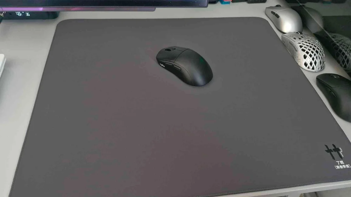 Lethal Gaming Gear Saturn PRO Gaming Mousepad - XL Square - Red