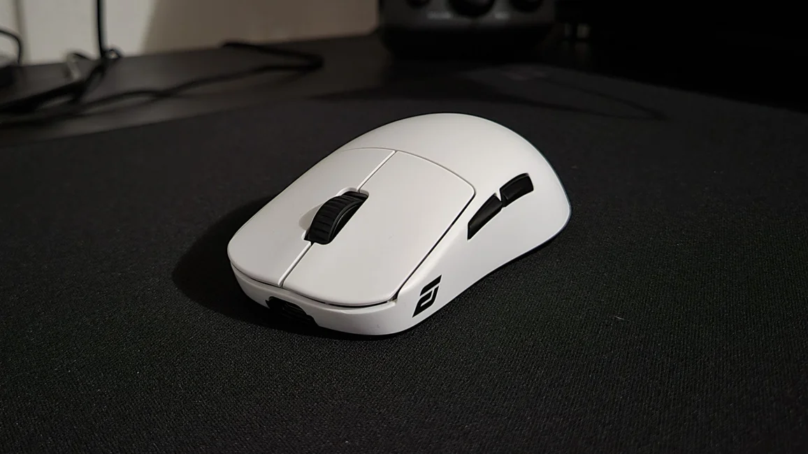HITSCAN Hyperlight 8K Gaming Mouse - White - us.MaxGaming.com