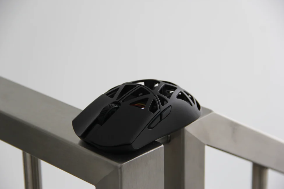 WLMouse Beast X Pro - Silver [Omron Opticals] - Solid Sides